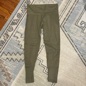 EUC SET ACTIVE SCULPTFLEX LEGGINGS OLIVE GREEN MEDIUM